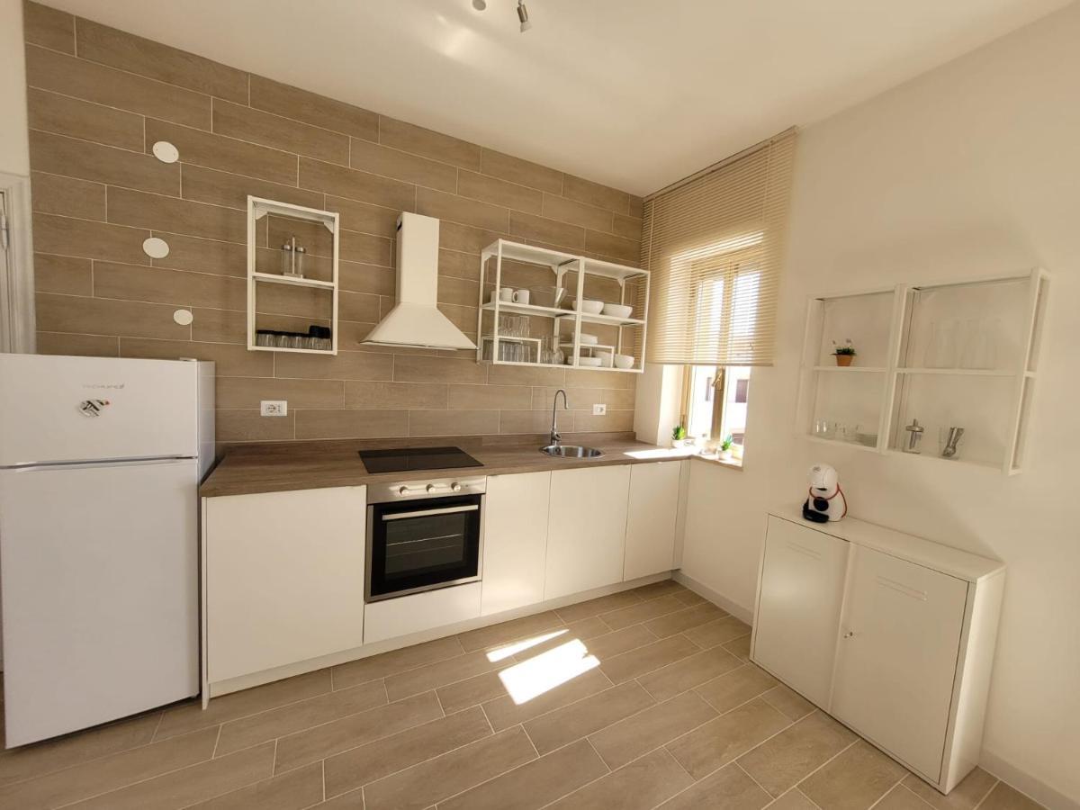 Appartamento Demetrio 50M Mare & Shopping Lido Marini Exterior photo